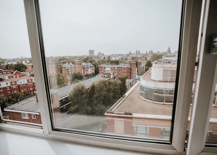 Penthouse At Chelsea Cloisters Hotel